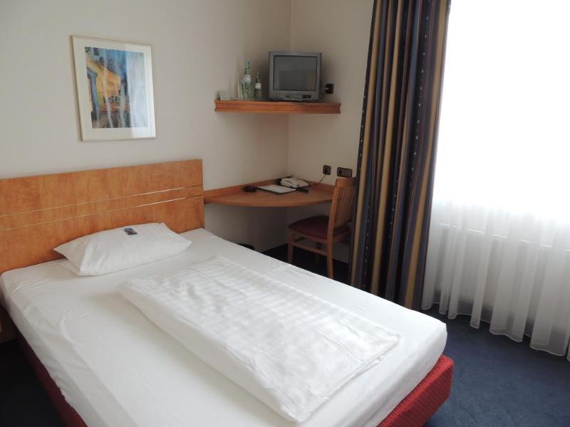 Airport Business Hotel Koeln Exteriör bild