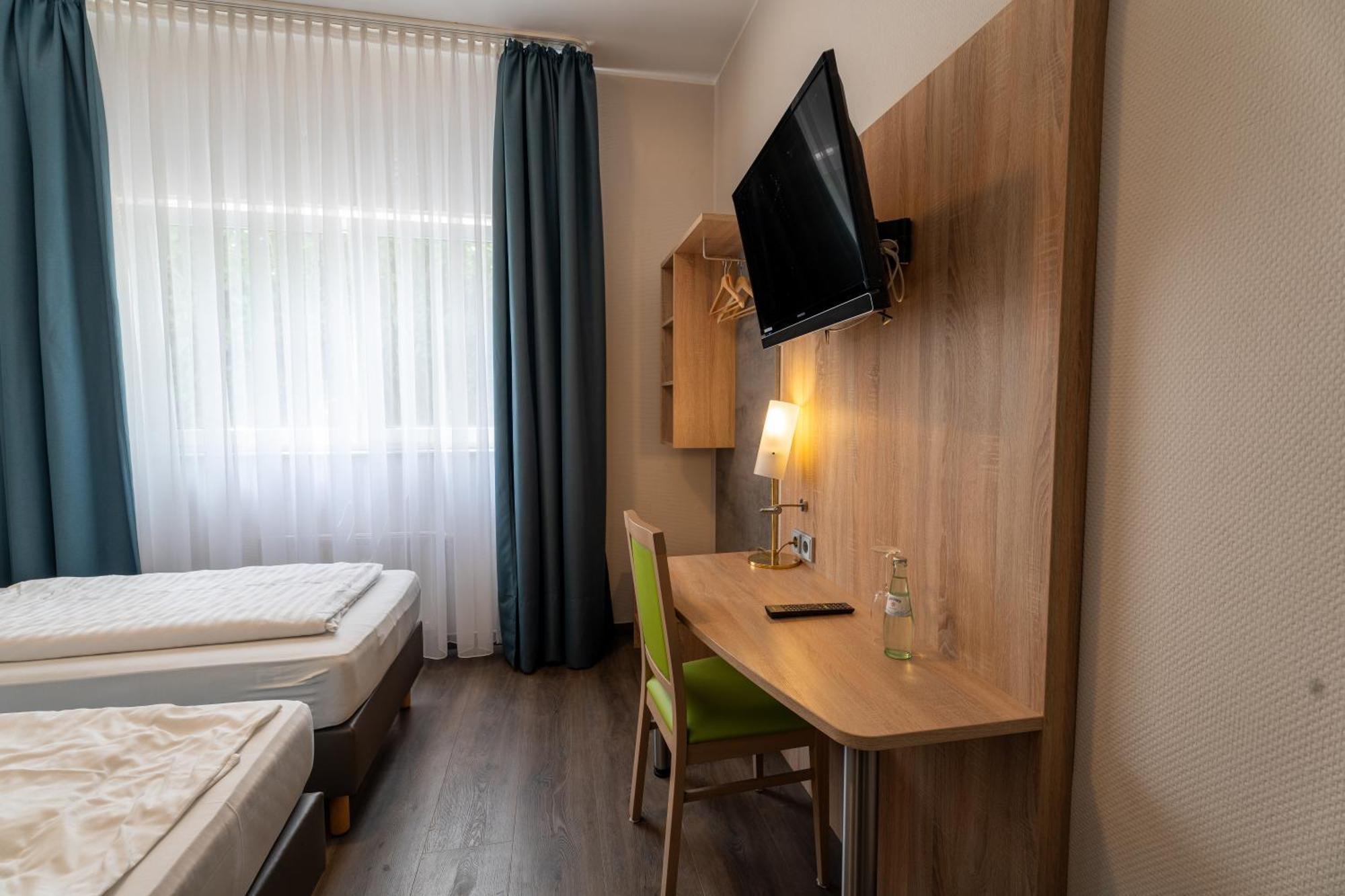 Airport Business Hotel Koeln Exteriör bild
