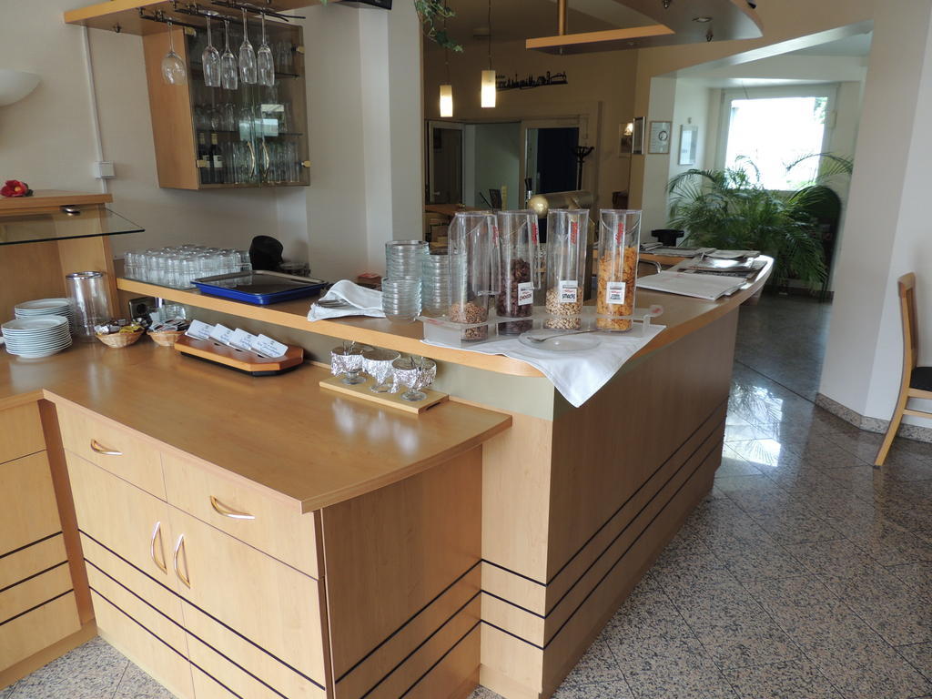 Airport Business Hotel Koeln Exteriör bild